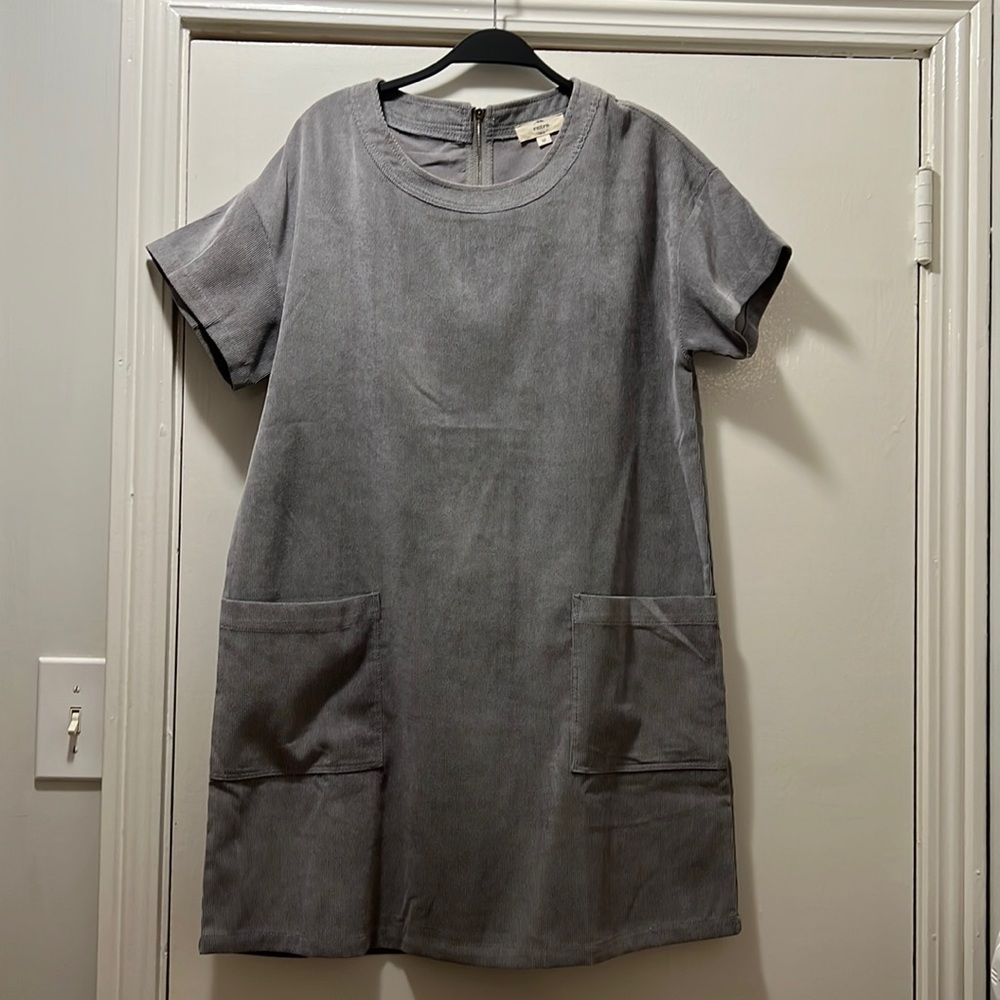 Gray A-line dress, very comfortable size medium in mint condition